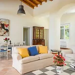 Villa Mylos